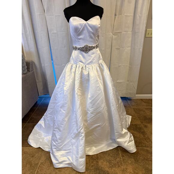 Faviana Dresses & Skirts - Faviana Bridal Wedding Dress With Drop Waist and Belt Size 12 NWT